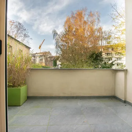 Raj Living - 1 Or 3 - 20 Min Messe Dus And Old Town Dus *