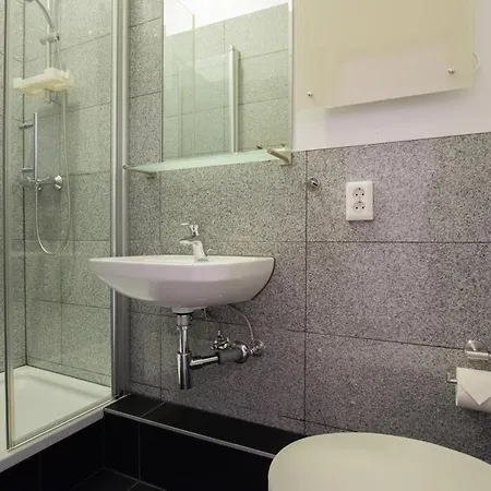 Apartment Raj Living - 1 Or 3 - 20 Min Messe Dus And Old Town Dus Dusseldorf