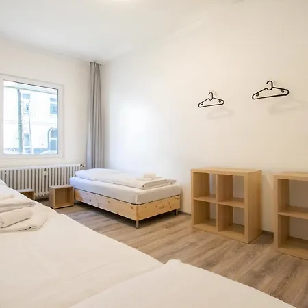 Raj Living - 1 Or 3 - 20 Min Messe Dus And Old Town Dus * Dusseldorf