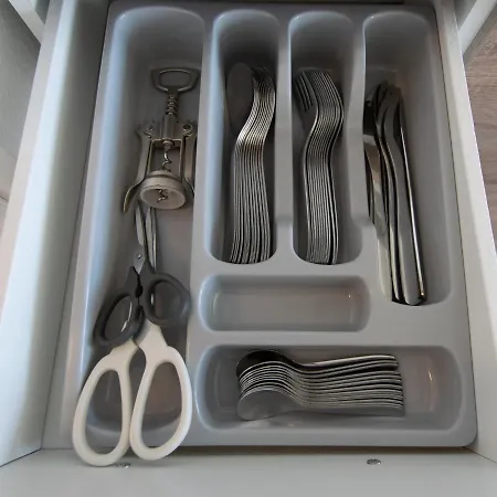 Tolstov - 1 Or 3 - 20 Min Messe Dus And Old Town Dus