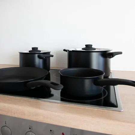 Tolstov - 1 Or 3 - 20 Min Messe Dus And Old Town Dus Apartmán *