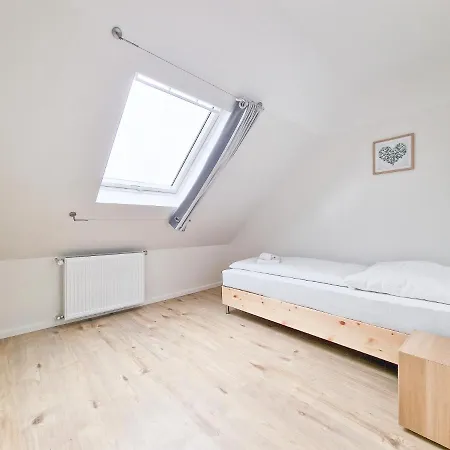 Raj Living - 1 Or 3 - 20 Min Messe Dus And Old Town Dus *