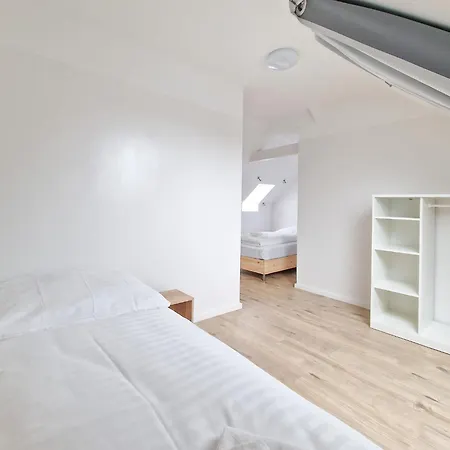 Raj Living - 1 Or 3 - 20 Min Messe Dus And Old Town Dus Dusseldorf