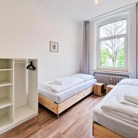Raj Living - 1 Or 3 - 20 Min Messe Dus And Old Town Dus * Dusseldorf