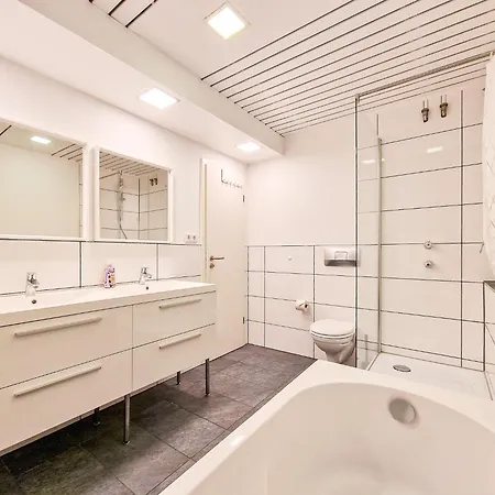 Apartment Raj Living - 1 Or 3 - 20 Min Messe Dus And Old Town Dus *
