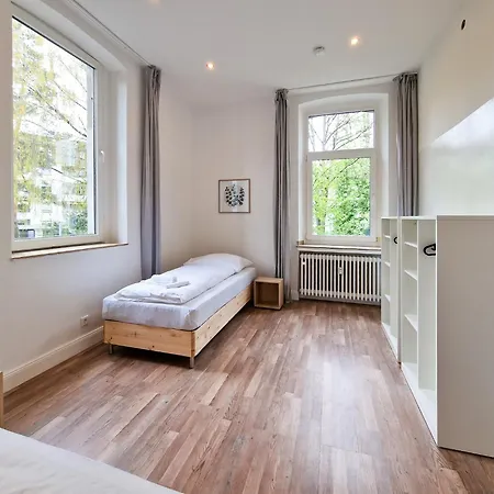 Apartmán Tolstov - 1 Or 3 - 20 Min Messe Dus And Old Town Dus