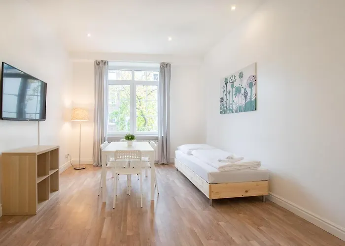 Tolstov - 1 Or 3 - 20 Min Messe Dus And Old Town Dus *