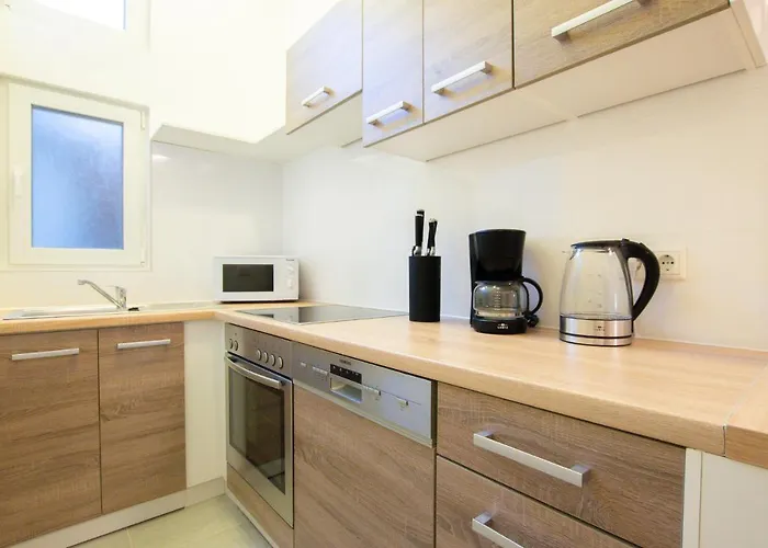 Tolstov - 1 Or 3 - 20 Min Messe Dus And Old Town Dus *