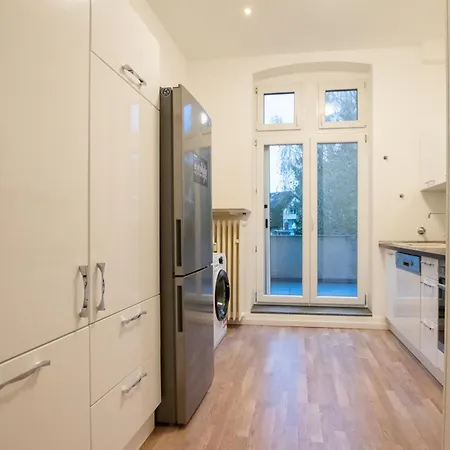 Tolstov - 1 Or 3 - 20 Min Messe Dus And Old Town Dus Apartment Düsseldorf