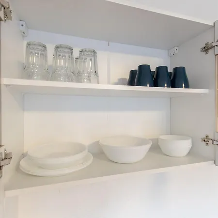 Apartment Tolstov - 1 Or 3 - 20 Min Messe Dus And Old Town Dus *