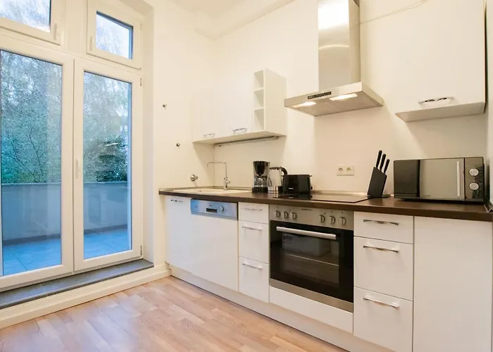 Tolstov - 1 Or 3 - 20 Min Messe Dus And Old Town Dus *