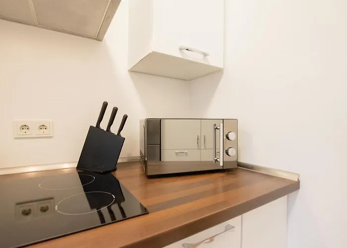 Tolstov - 1 Or 3 - 20 Min Messe Dus And Old Town Dus * Düsseldorf