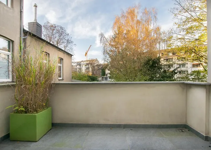 Tolstov - 1 Or 3 - 20 Min Messe Dus And Old Town Dus