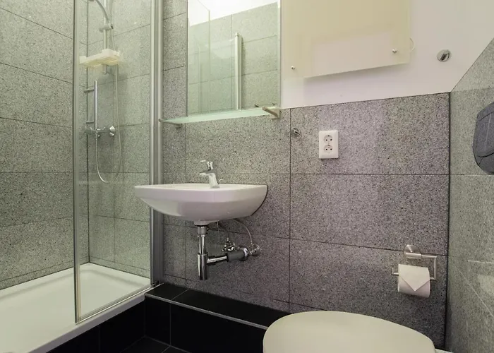 Apartament Tolstov - 1 Or 3 - 20 Min Messe Dus And Old Town Dus Düsseldorf