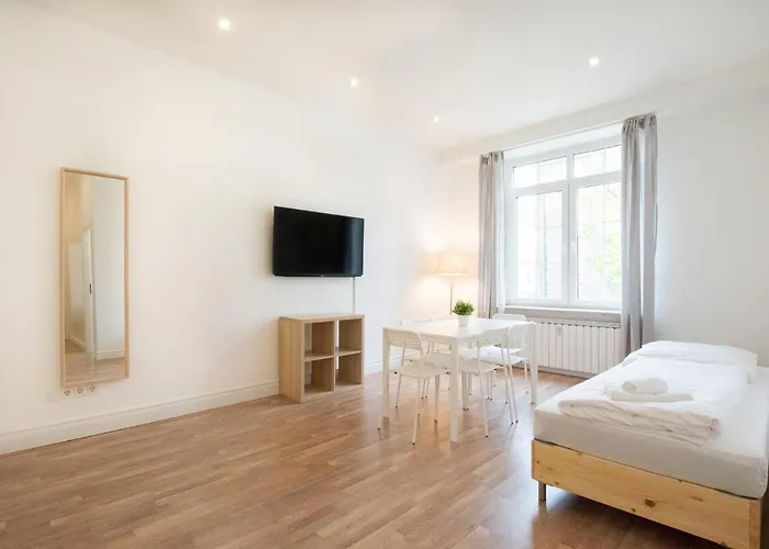 Tolstov - 1 Or 3 - 20 Min Messe Dus And Old Town Dus *