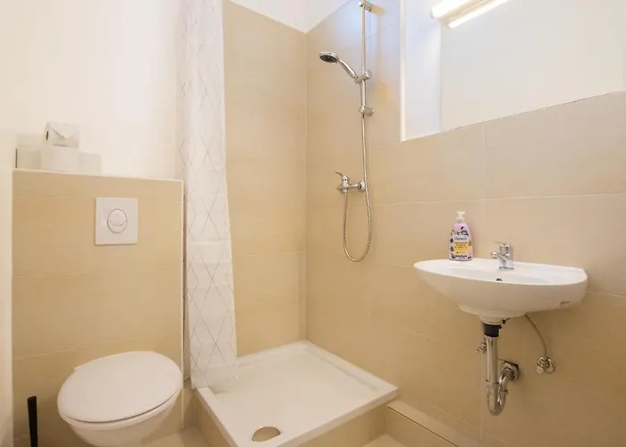 Apartament Tolstov - 1 Or 3 - 20 Min Messe Dus And Old Town Dus Düsseldorf