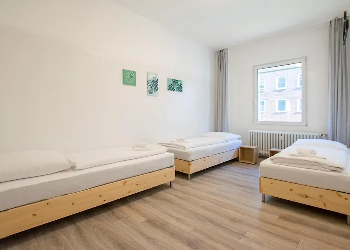 Apartment Tolstov - 1 Or 3 - 20 Min Messe Dus And Old Town Dus