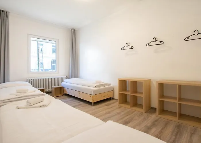 Tolstov - 1 Or 3 - 20 Min Messe Dus And Old Town Dus * דיסלדורף