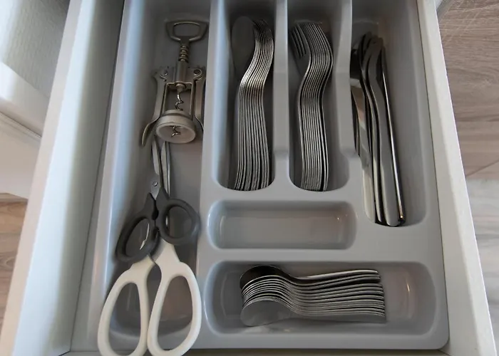 Tolstov - 1 Or 3 - 20 Min Messe Dus And Old Town Dus