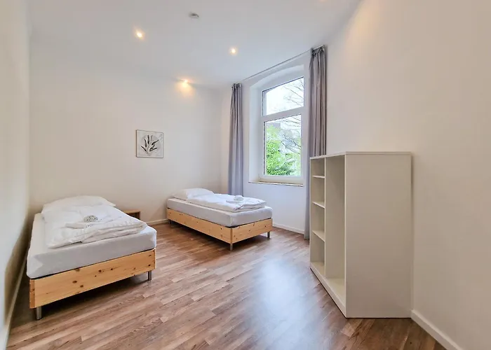 Apartment Tolstov - 1 Or 3 - 20 Min Messe Dus And Old Town Dus