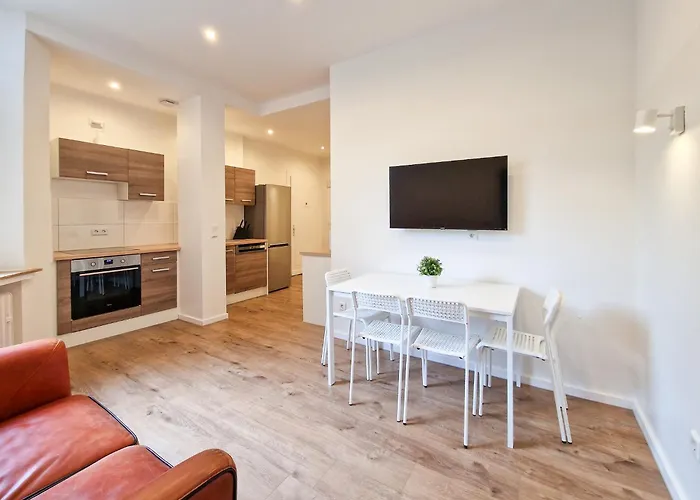 Apartament Tolstov - 1 Or 3 - 20 Min Messe Dus And Old Town Dus *