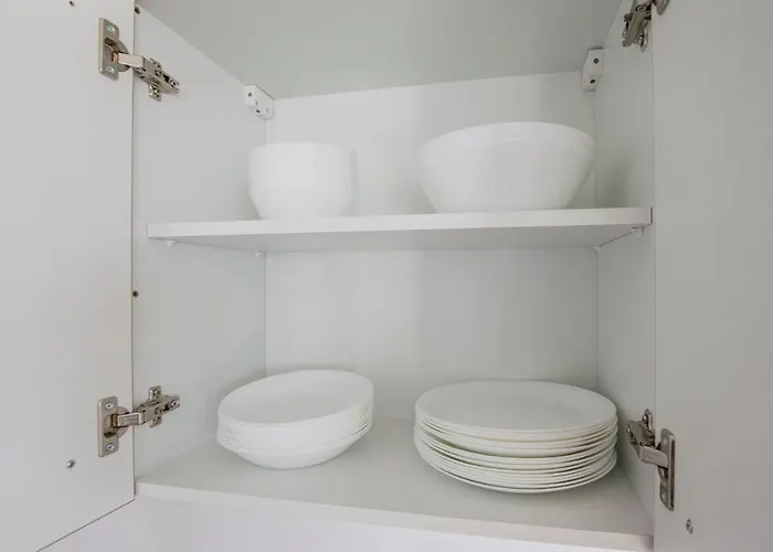 Tolstov - 1 Or 3 - 20 Min Messe Dus And Old Town Dus Düsseldorf